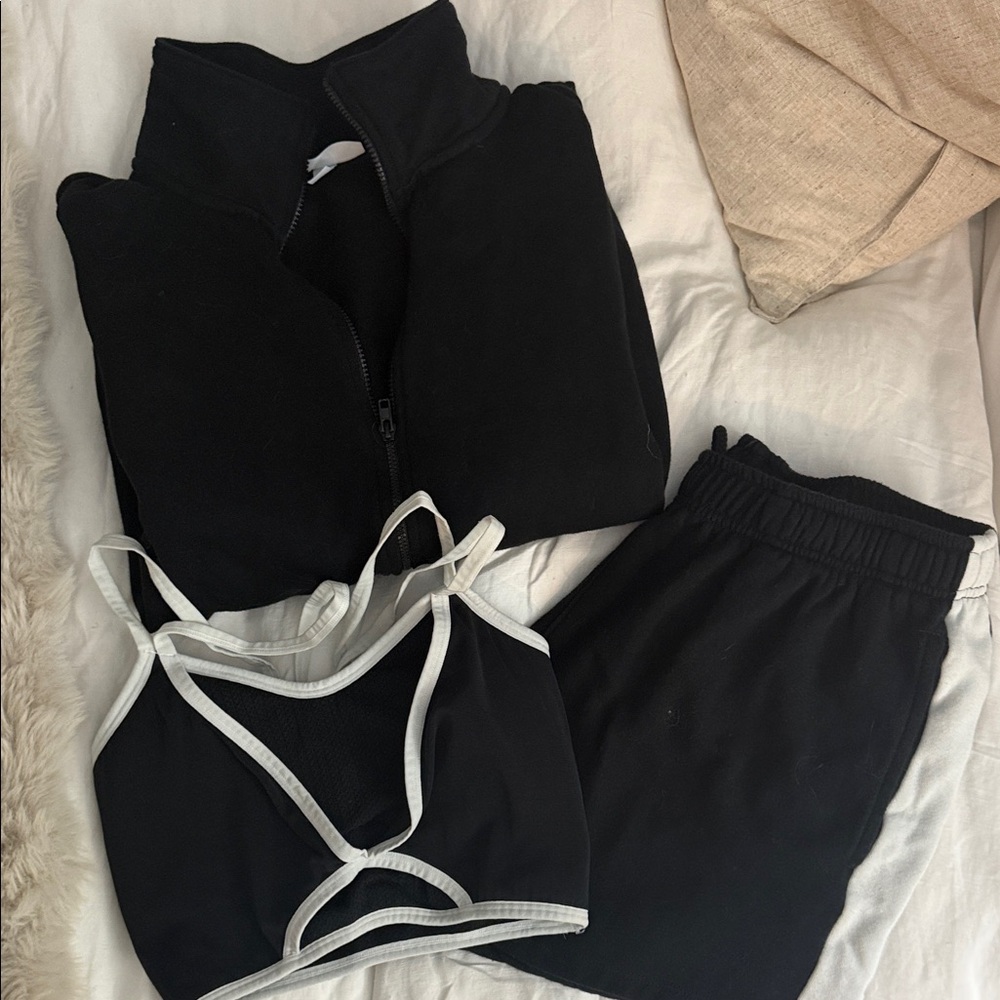 Colsie Full Altheisure Set